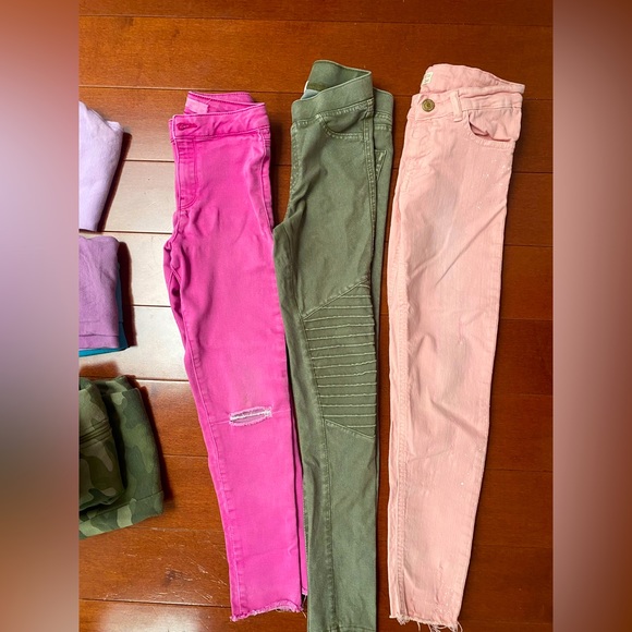 LOT of girls clothing (30 items) - Picture 1 of 11